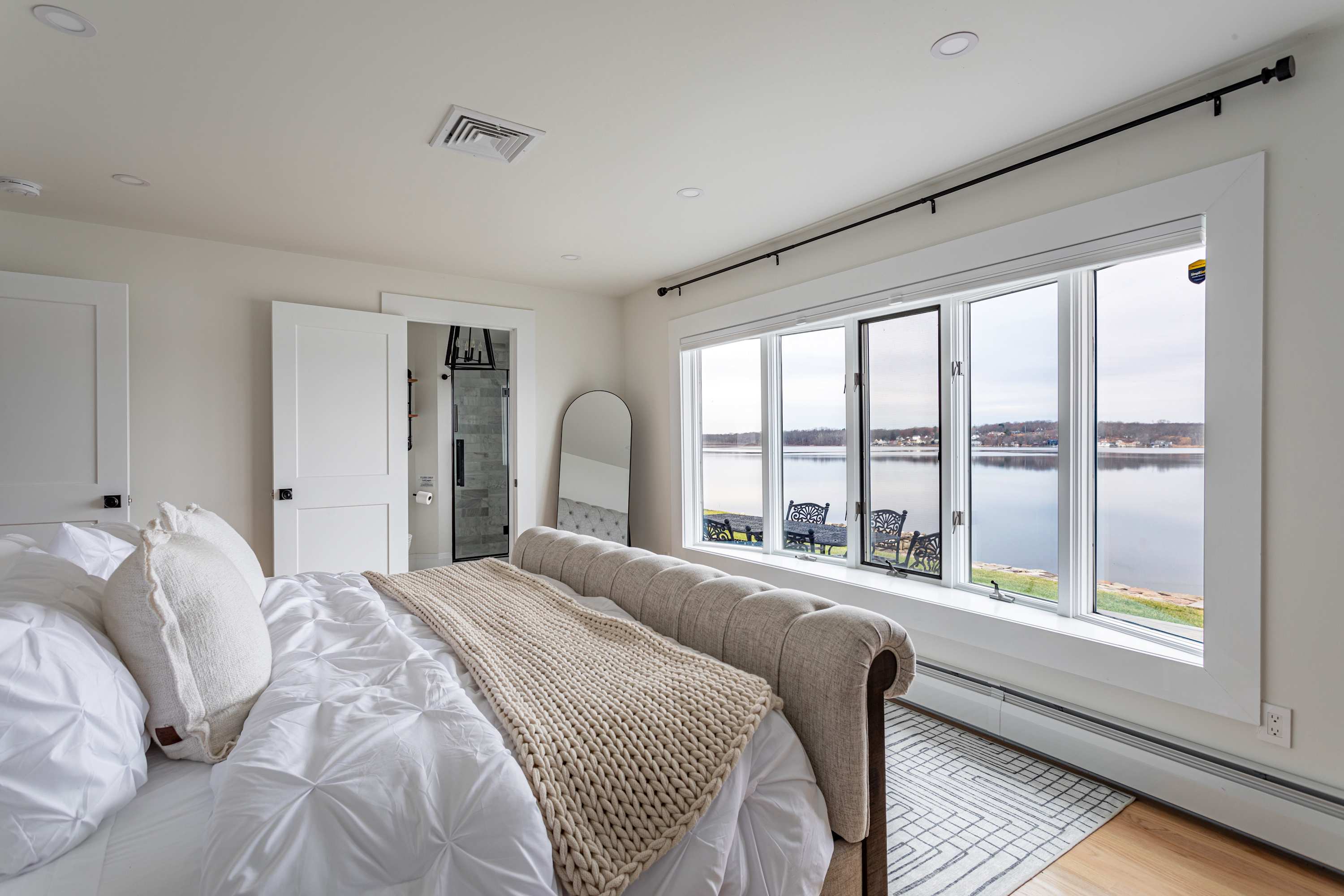 Sunset Lakehouse: Stunning Views + Lake Fun!