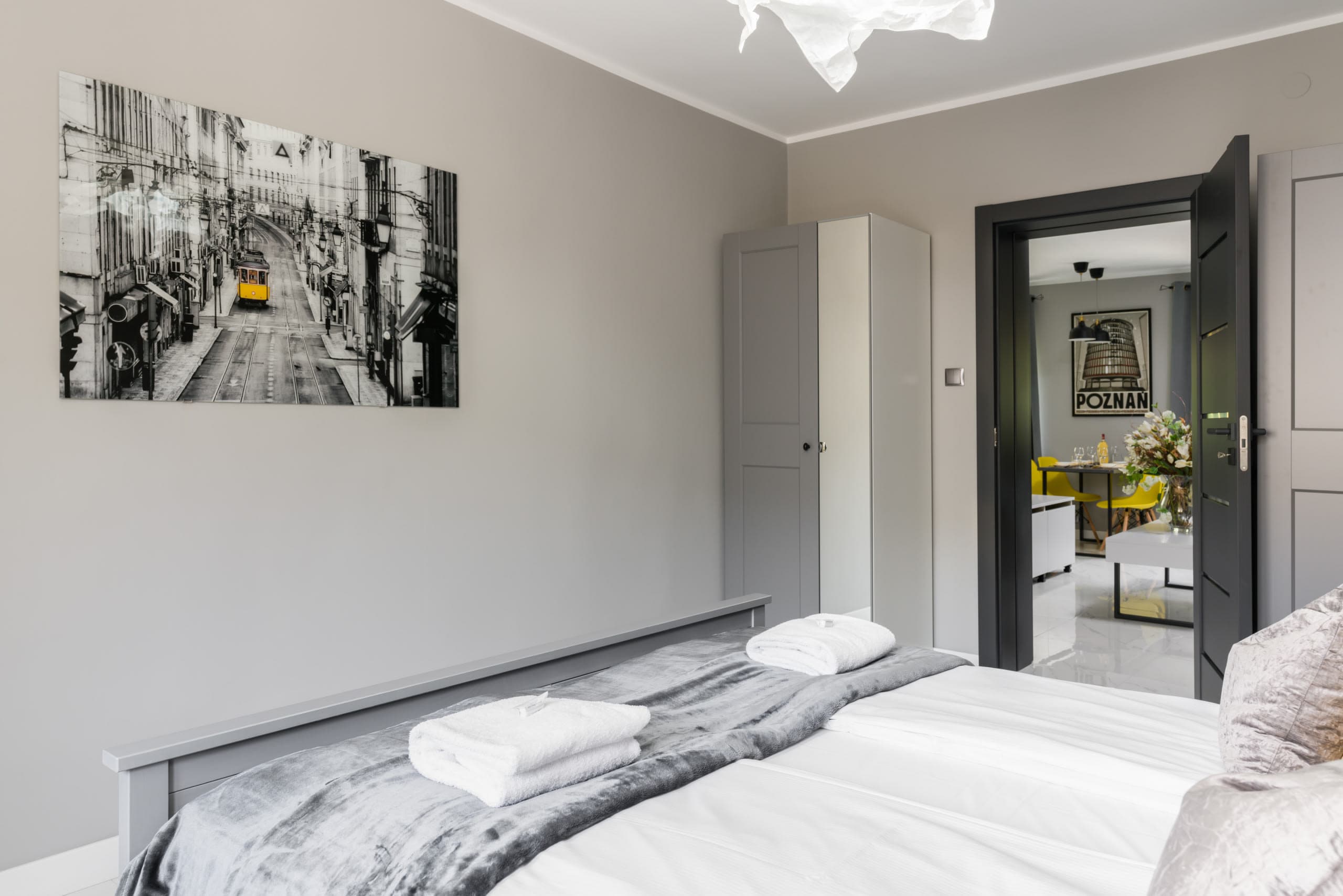 Comfortable double bed in the bedroom. Comfortable double bed in the bedroom.