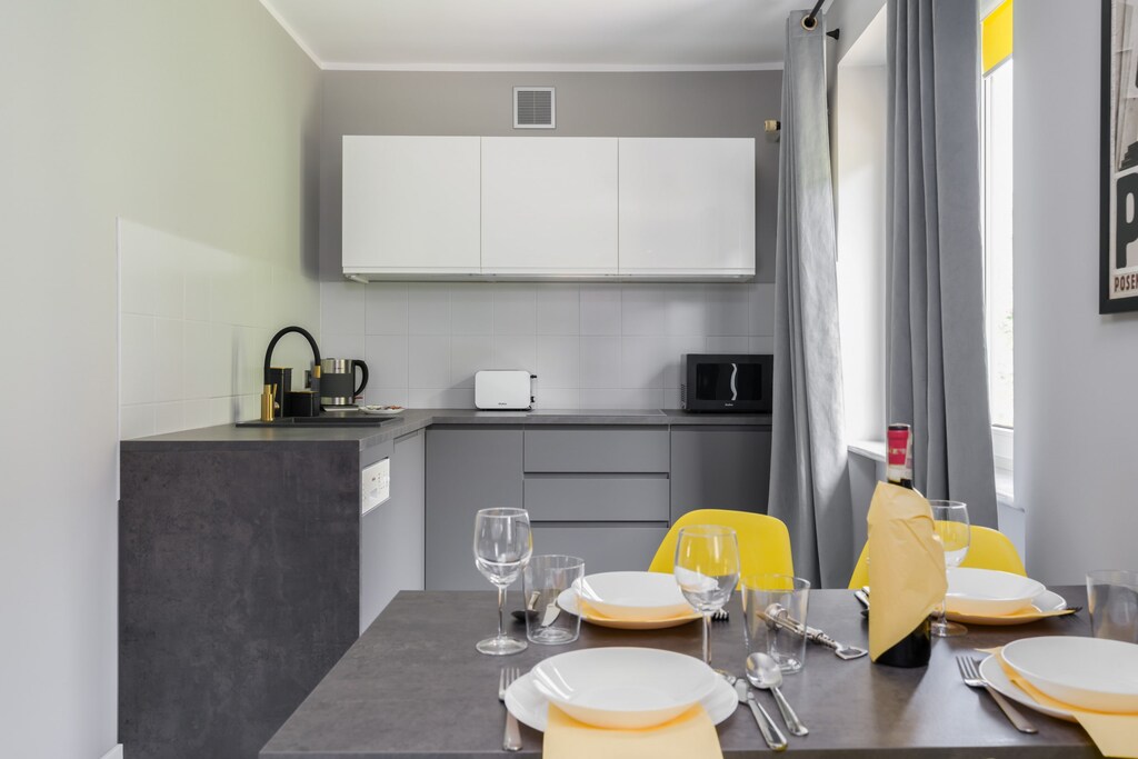Modern, fully equipped kitchenette. 