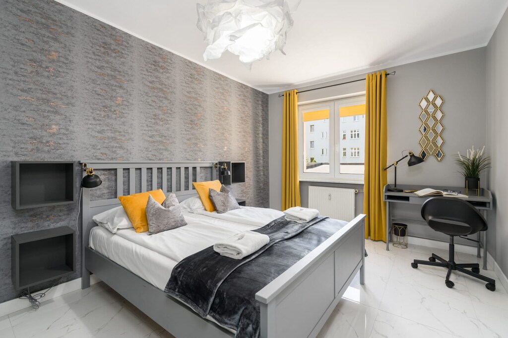 A quiet bedroom perfect for relaxing. 