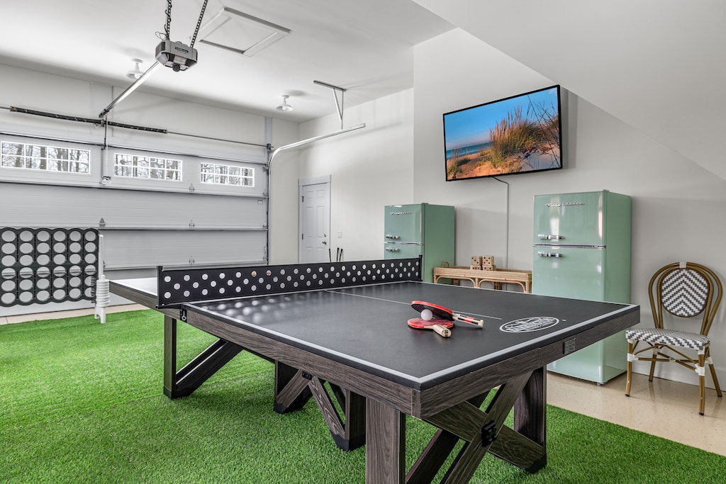 Ace your next vacation with epic ping pong matches and all-day entertainment!