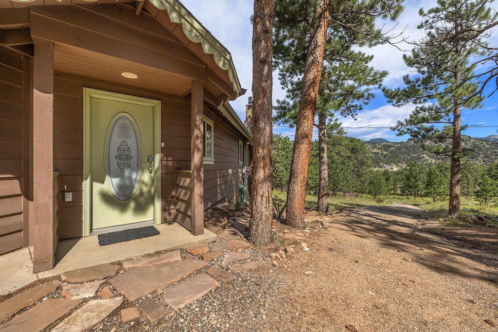 Kittery West Estes Park, Exterior front door.