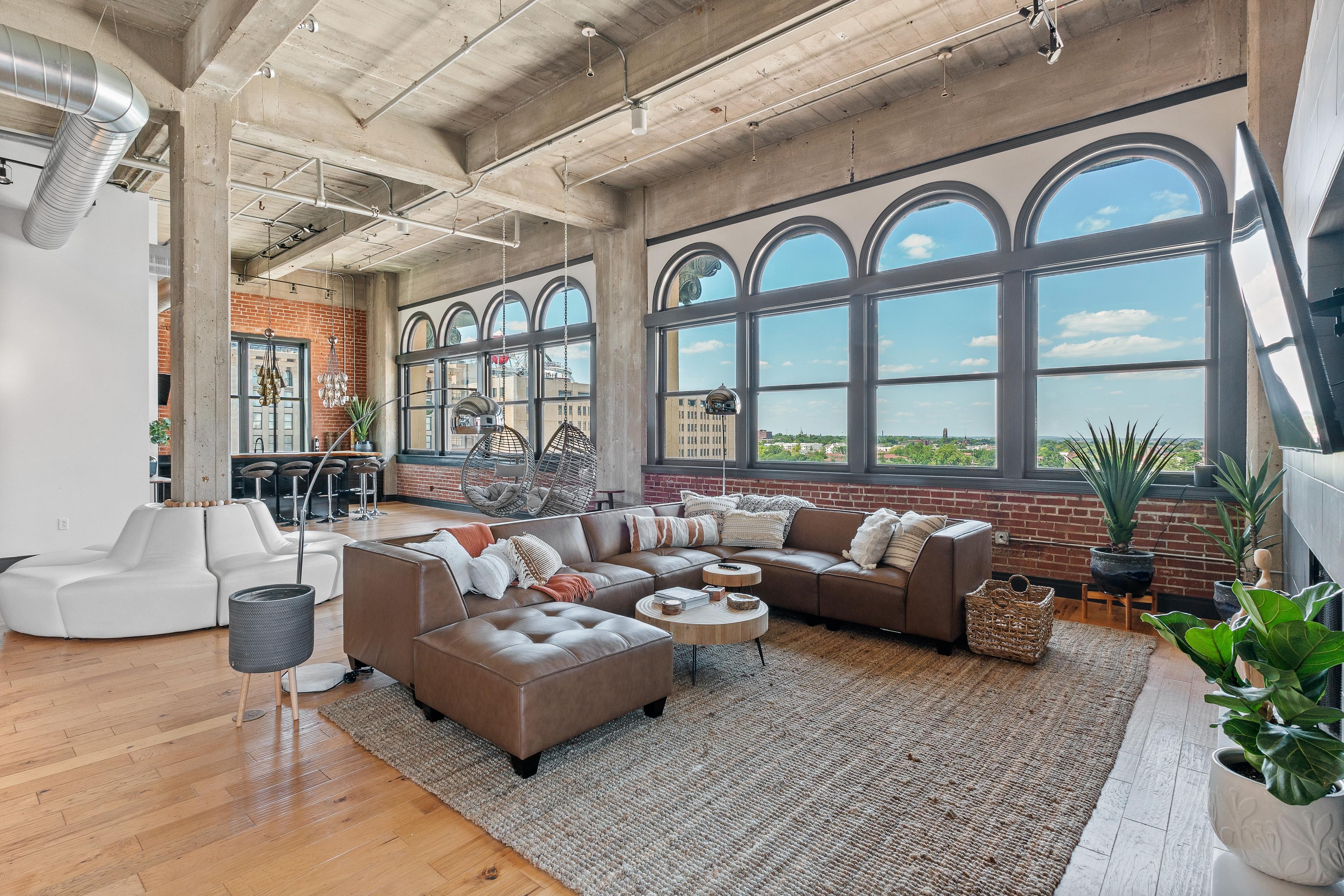 Property Image 1 - STL CITY Penthouse