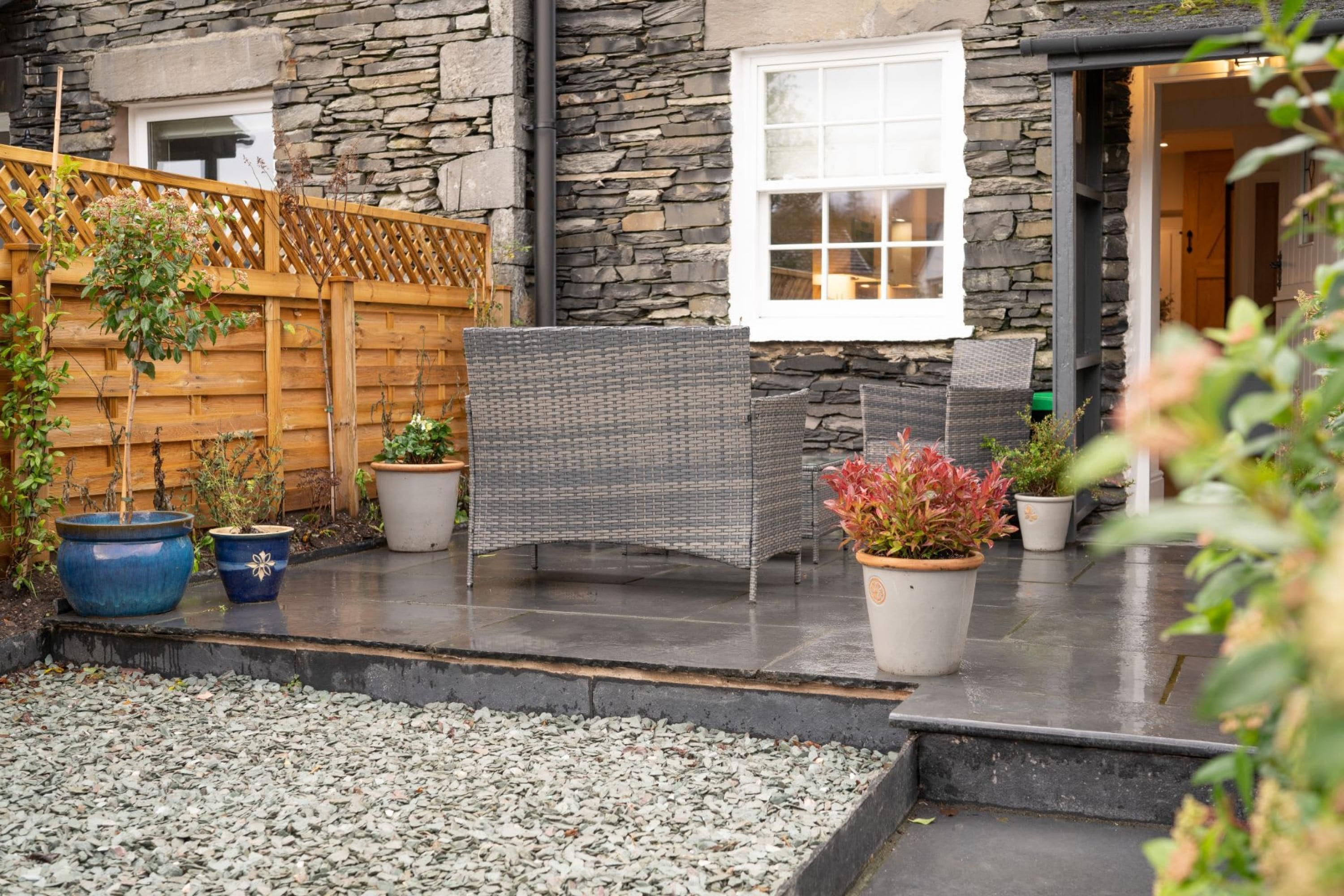 Dormouse Cottage  with Log Burner   Parking by LetMeStay