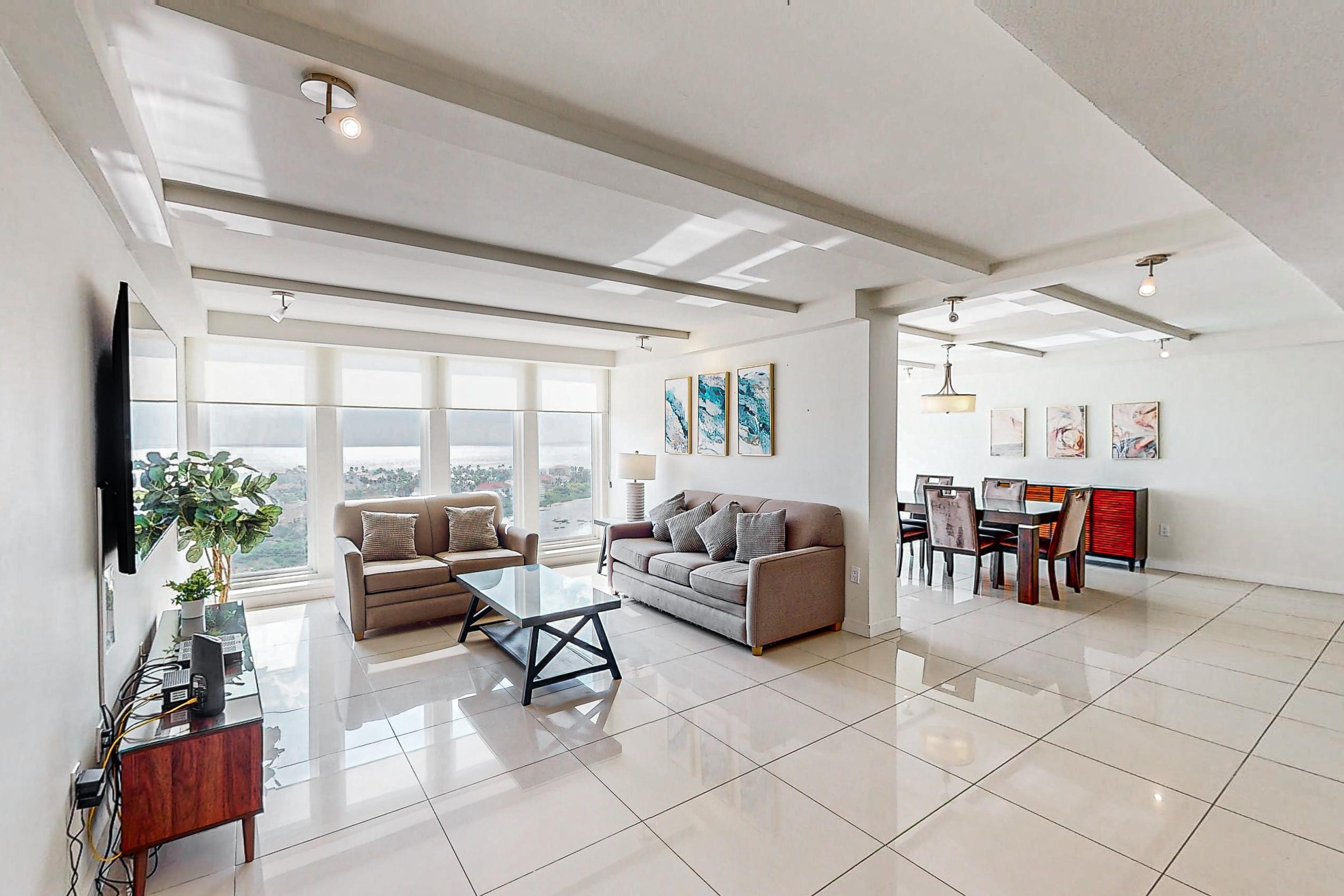 Property Image 1 - Solare Tower 1202