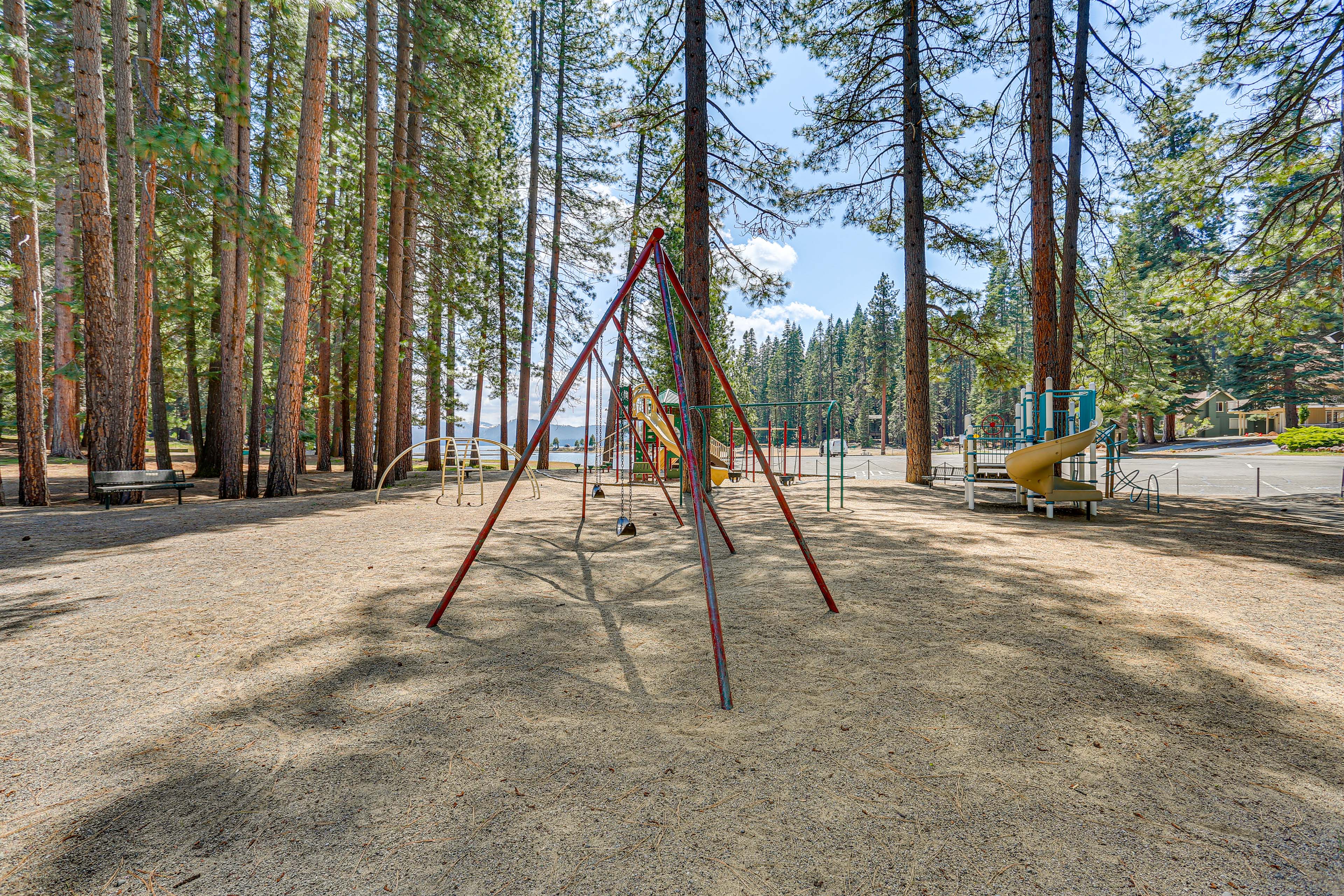 Quiet Cabin w/ Deck: Near Lake Almanor!