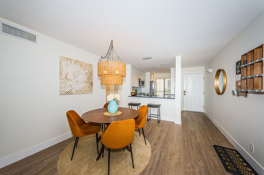 16-web-or-mls-Dining Room 2-2