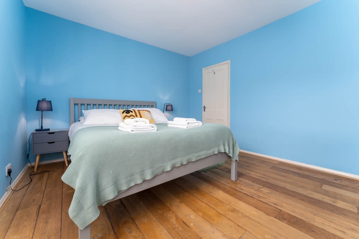 Blue Hues on Over Street, Brighton and Hove - Host & Stay