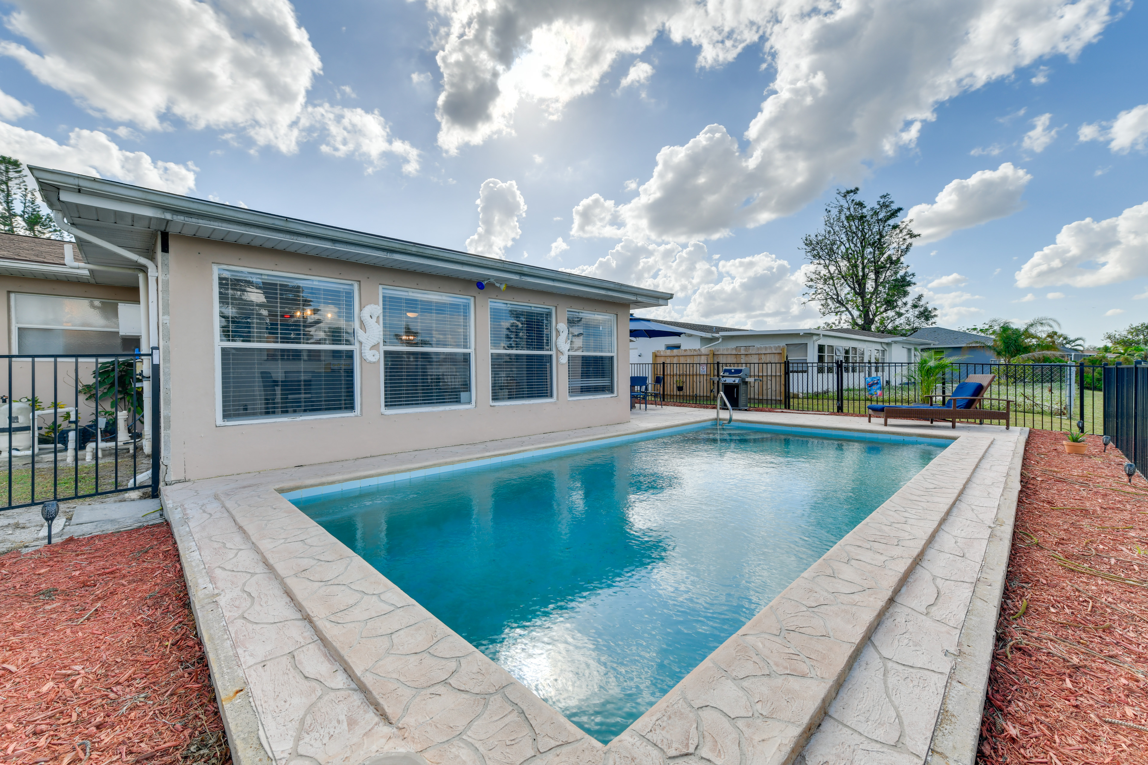 Canal-Front Pool & Fire Pit Table: North Port Home