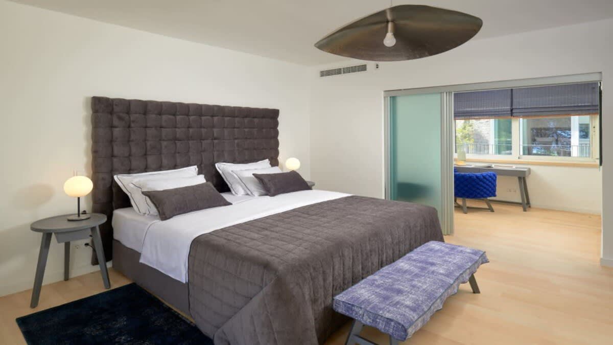 Dreamy Modern Villa With Insane Pool