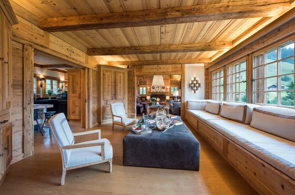 side view of the second luxurious living room 