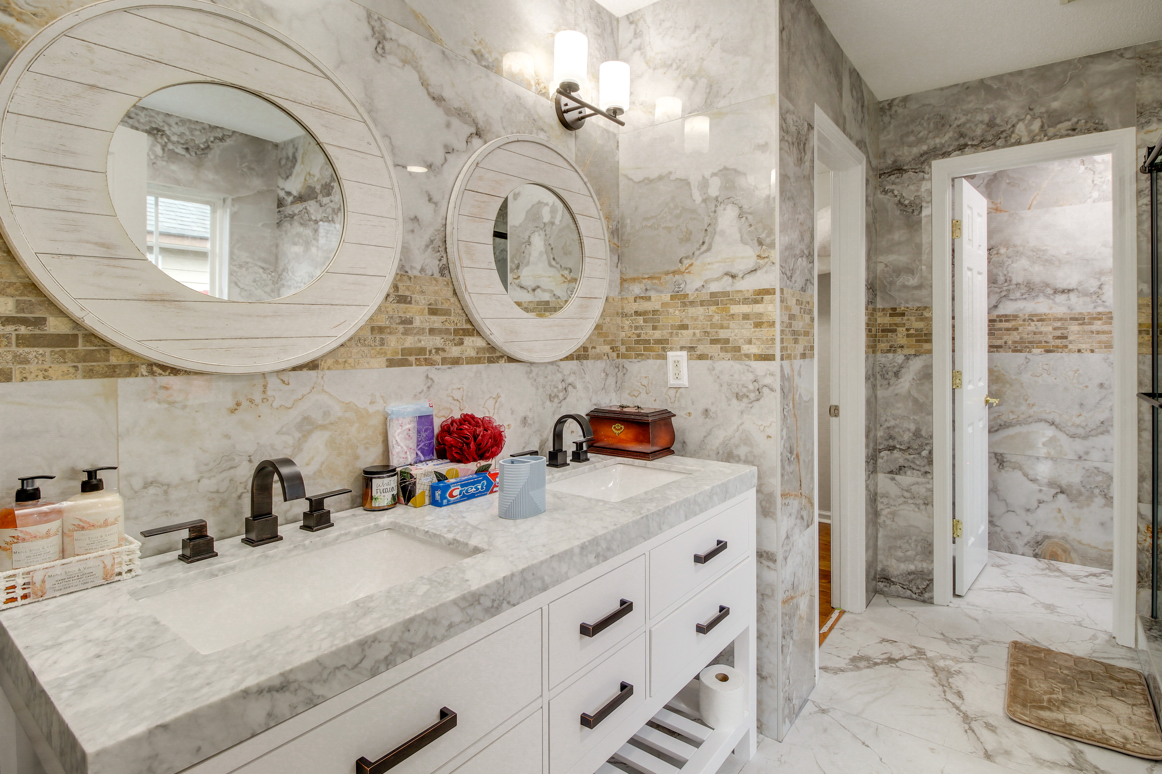 3 Mi to Oglethorpe Mall: Home w/ Fenced Yard!