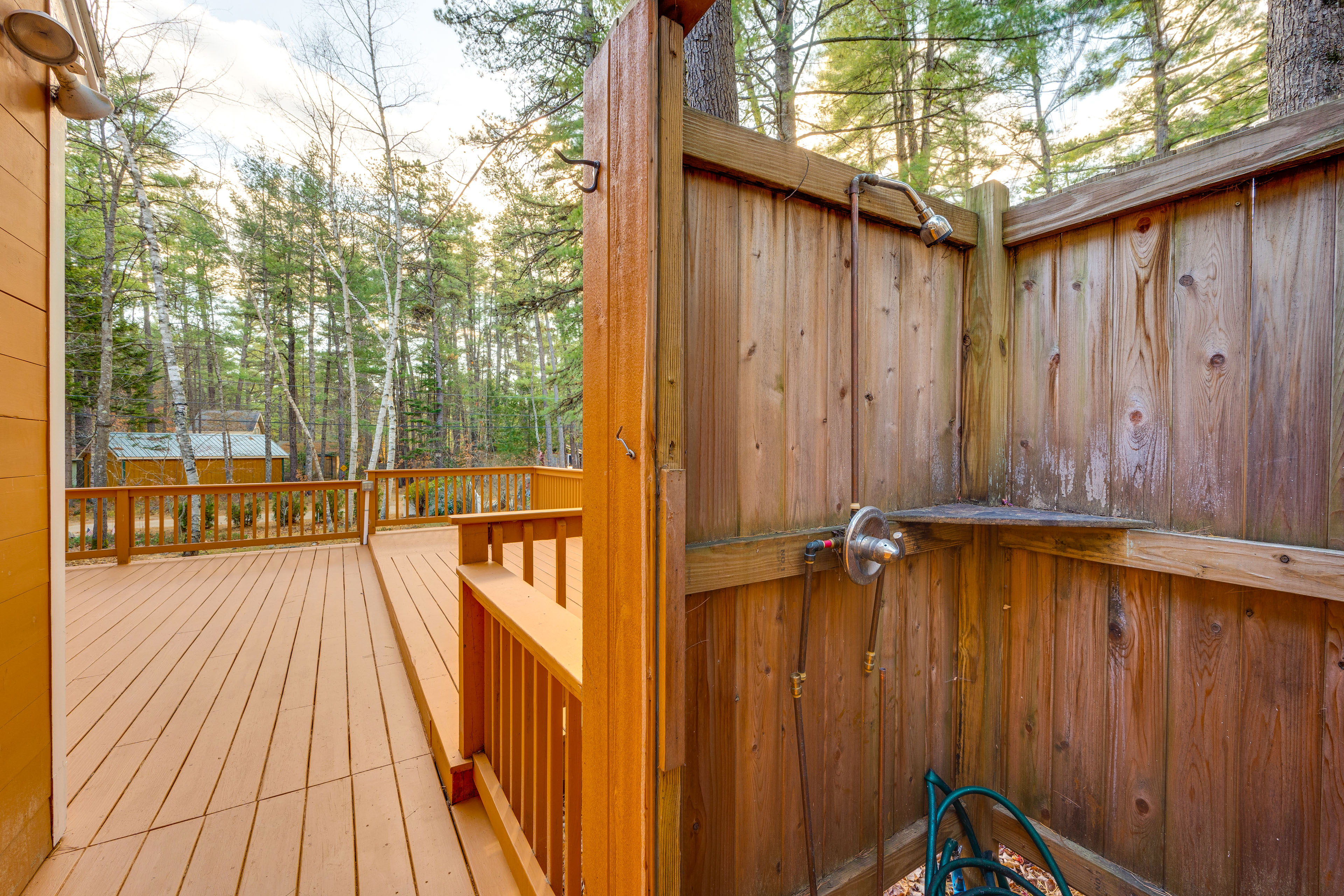 Walk to White Lake State Park: Gem w/ Ski Locker!