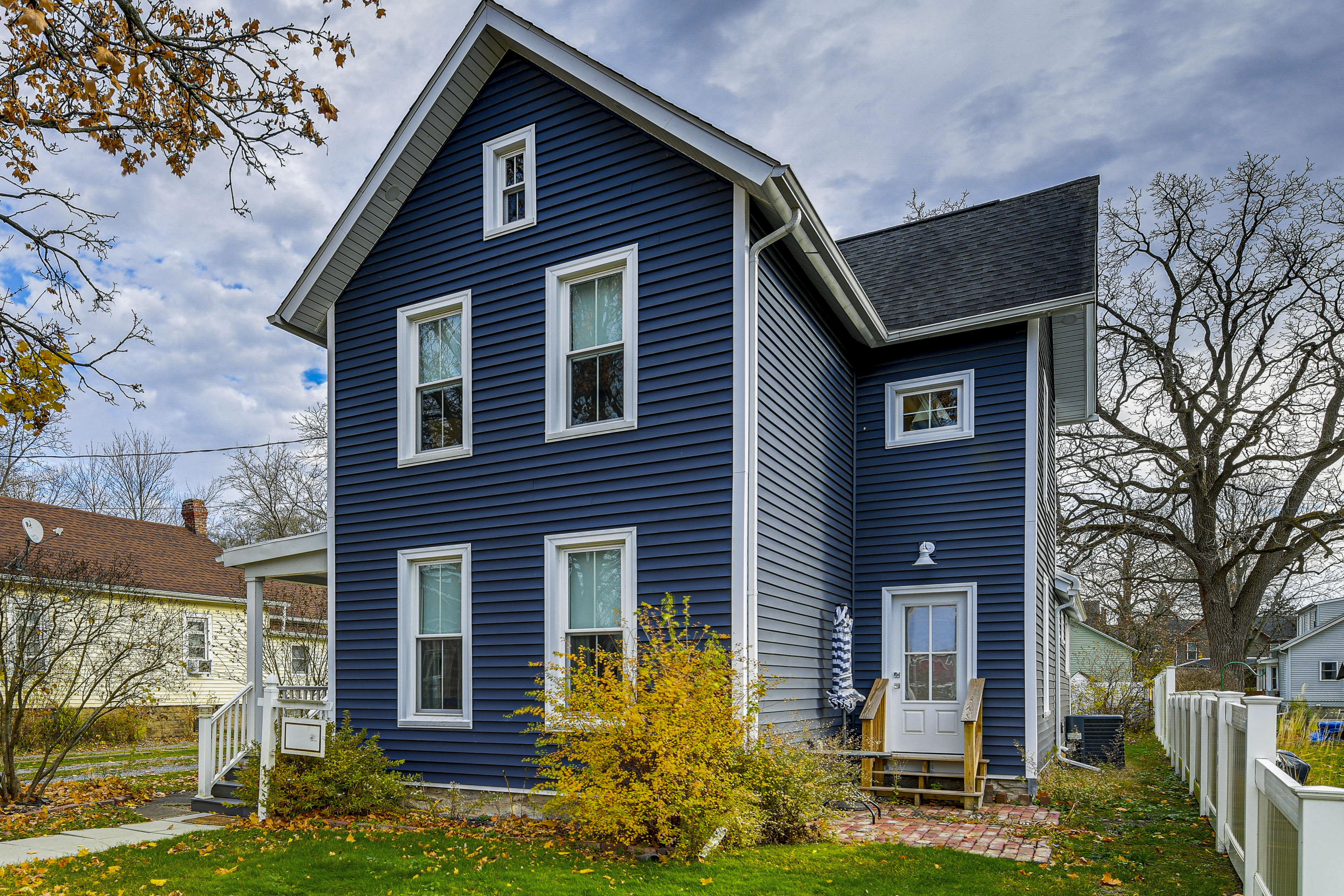 Property Image 1 - 14 Mi to Niagara Falls State Park: Stylish Home!