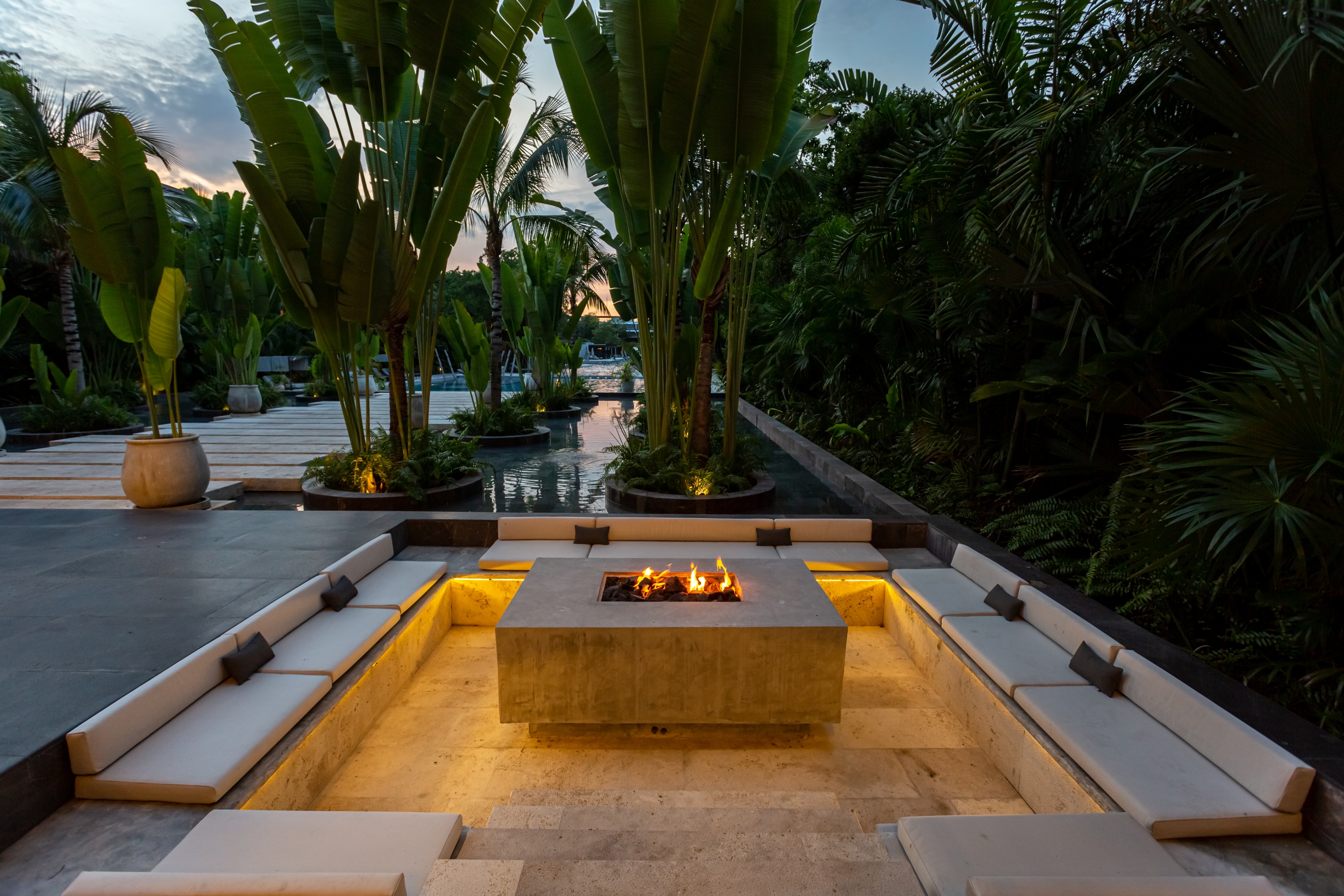 Gather around the cozy fire pit for warm evenings under the stars — perfect for chats, laughs, and nightcaps.