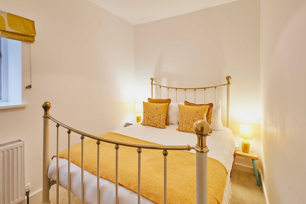 Temple Terrace, Richmond - Host & Stay