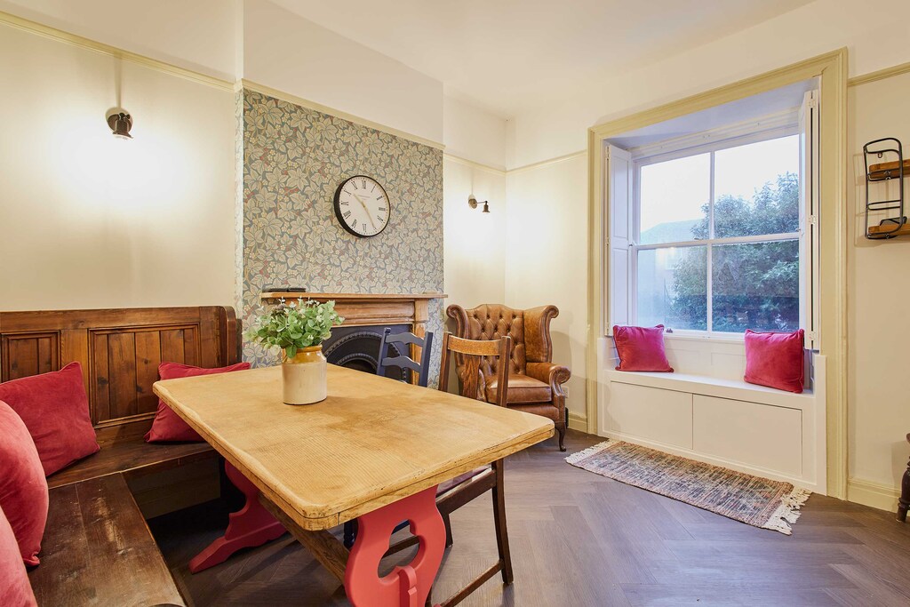 Temple Terrace, Richmond - Host & Stay