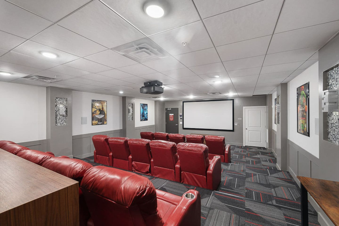 Convention Ctr Bespoke Beauty 2BD Pool/Gym/HtubPkg