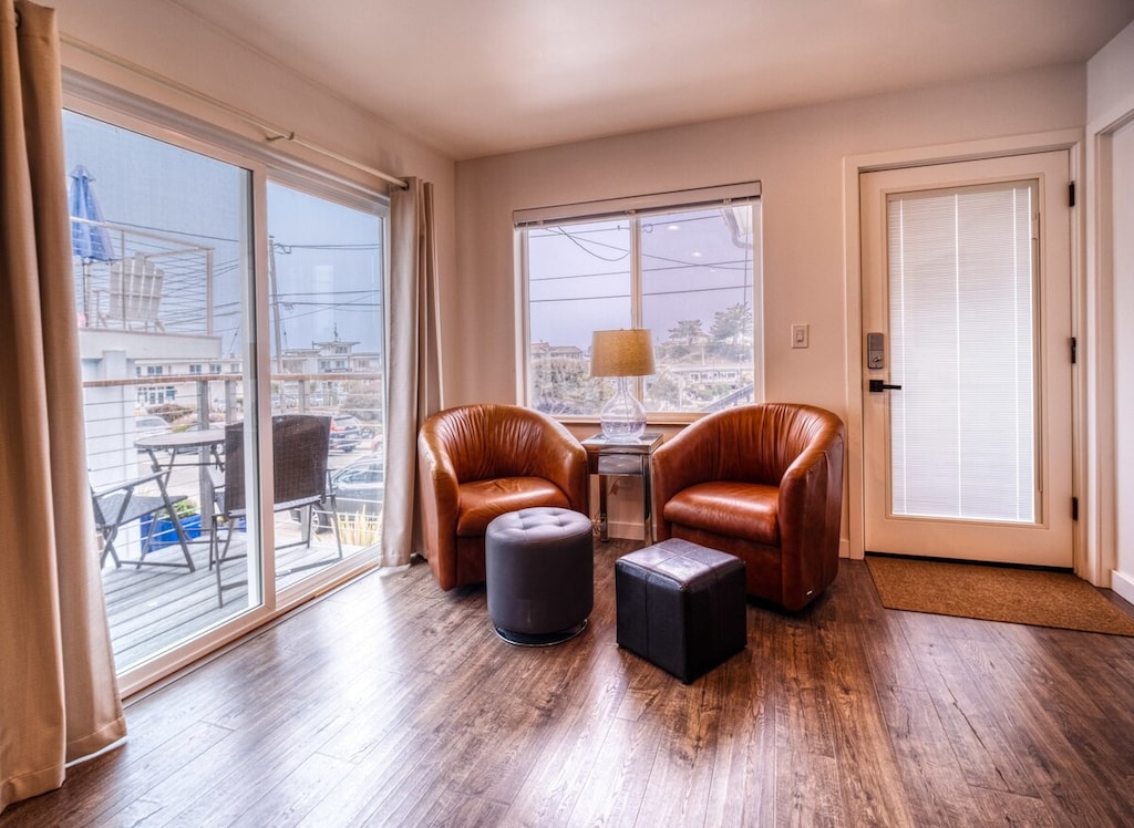 Living Room and Outdoor Patio Overlooking Harbor