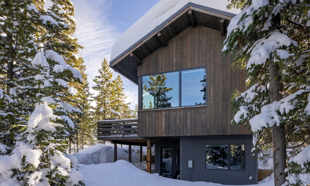 Lake Cabin 4 exterior3