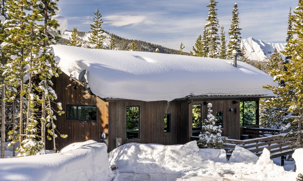 Lake Cabin 4 exterior1