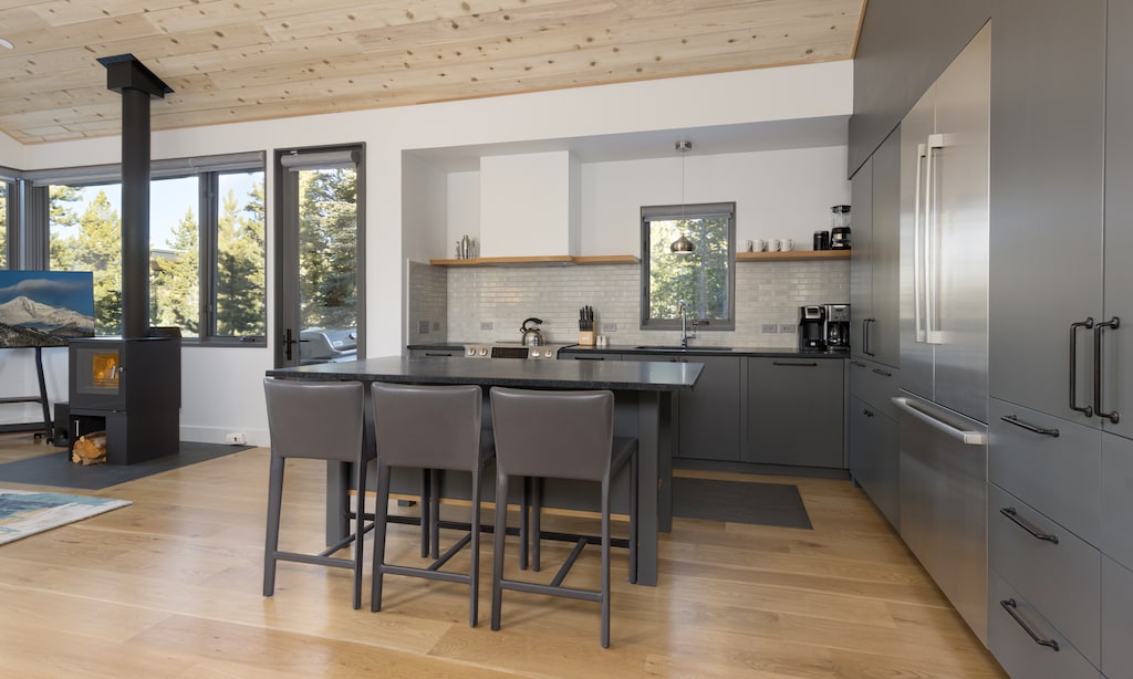 Lake Cabin 4 kitchen1