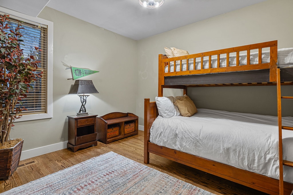 Bedroom 4 is on the upper level & has single-over-full bunkbed.