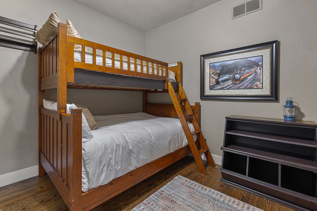 Climb up, settle in, and let the sleepover fun begin!