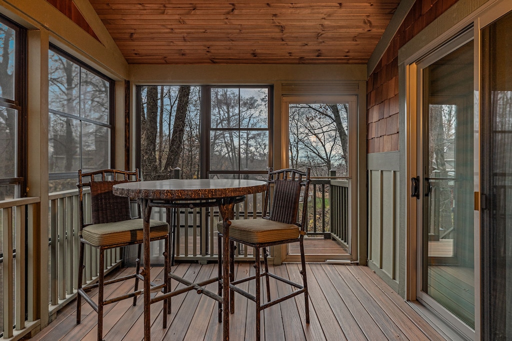 Morning coffee tastes better with a view like this. Who’s joining me?