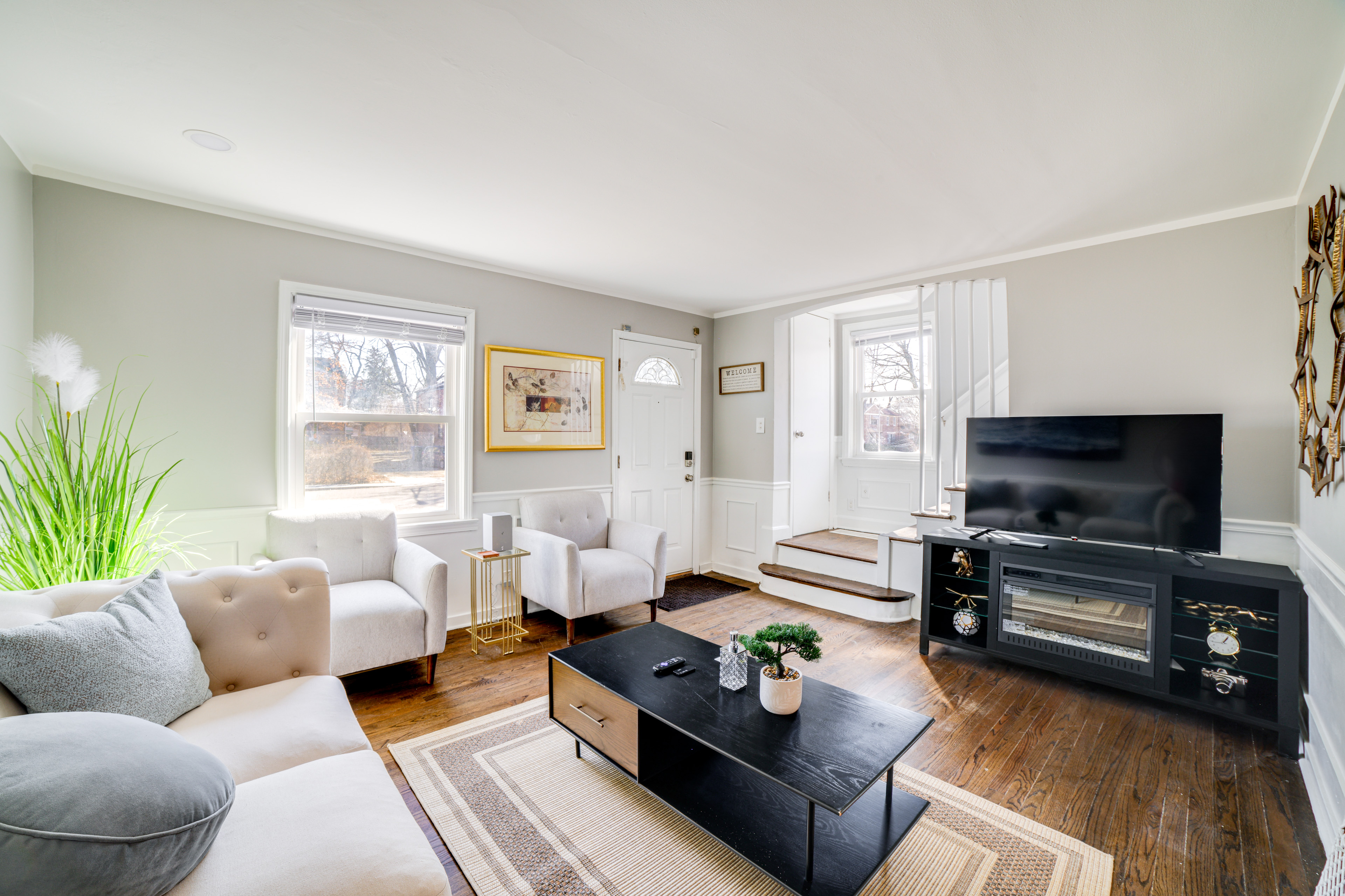 2 Mi to Calumet Park & Beach: Windy City Escape!