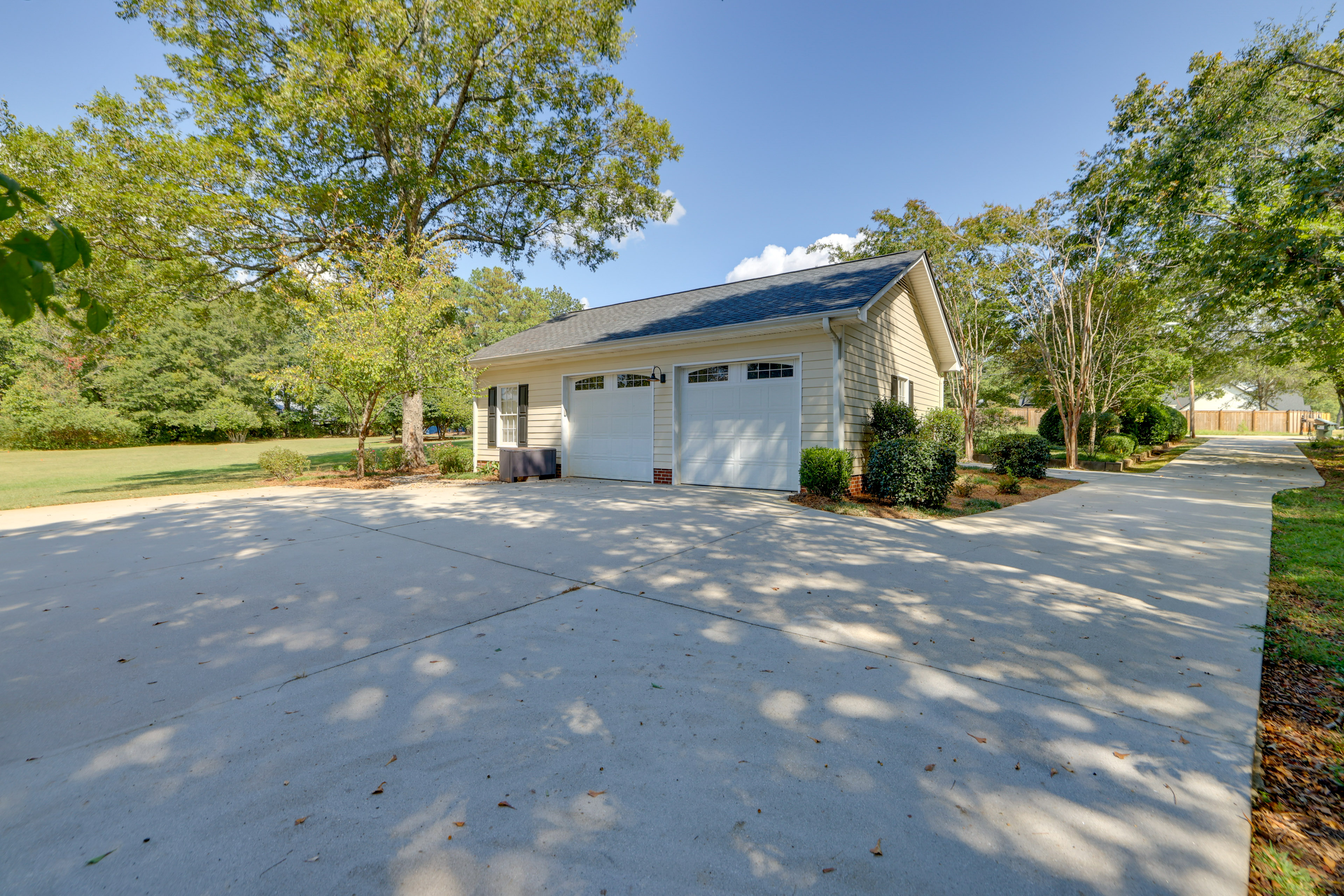 3 Mi to Dtwn Greer: Mountain-View Home!