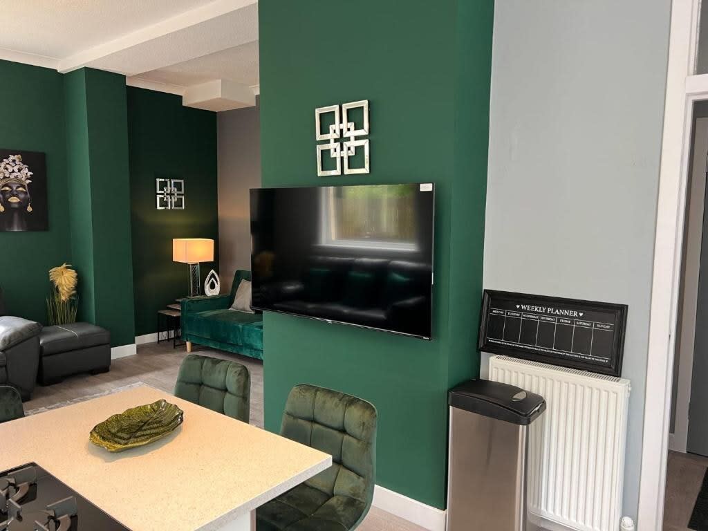 A large Tv to enjoy your favourite programmes