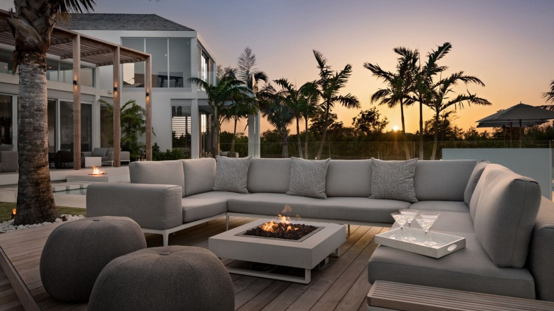 Splendid 6BR Beachfront Villa in Blue Cay