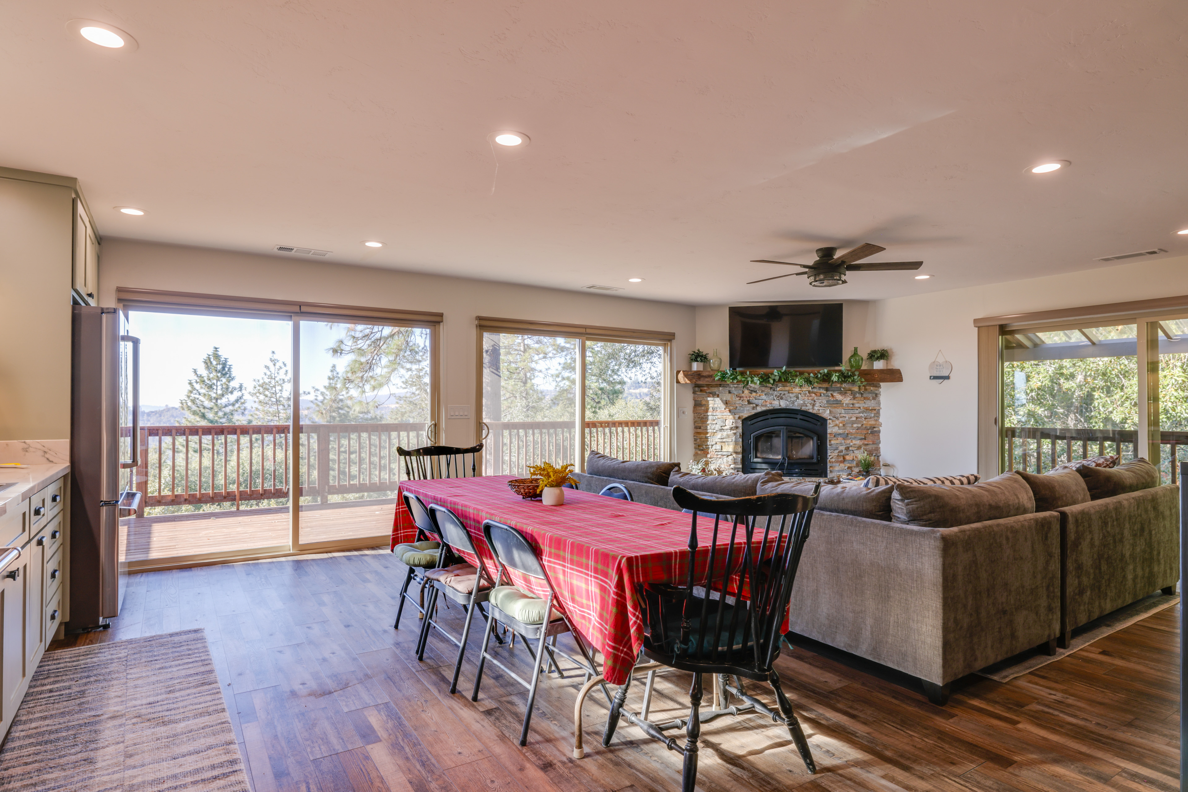 Ski, Hike & Fish: Mtn-View Gem w/ Deck in Tuolumne