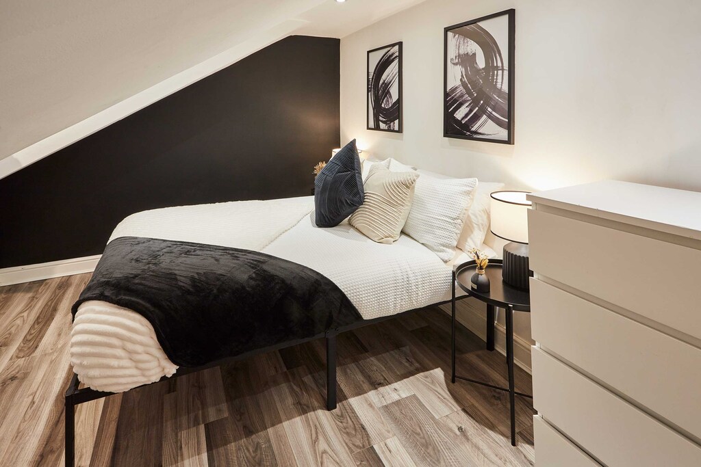 Trafalgar Road, Birmingham - Host & Stay