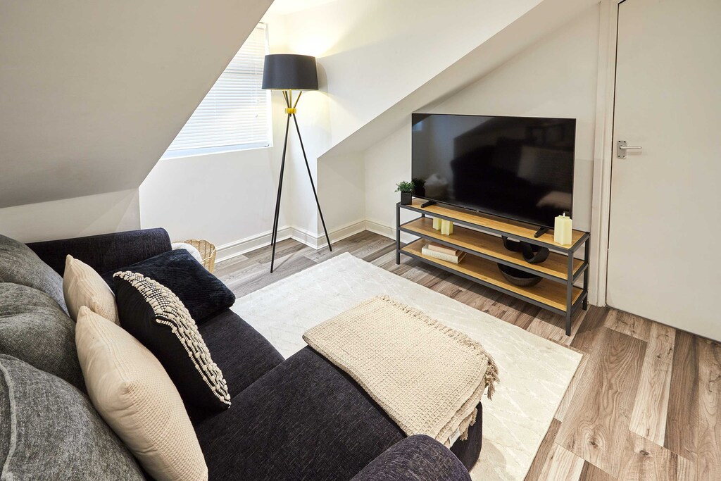 Trafalgar Road, Birmingham - Host & Stay