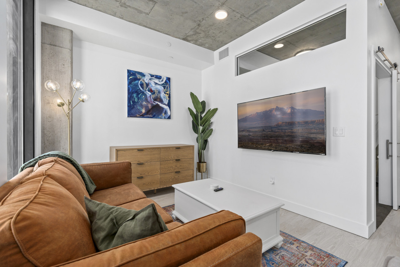 Downtown beauty - Pool, Hot Tub, Gym - Near Salt Palace, Views