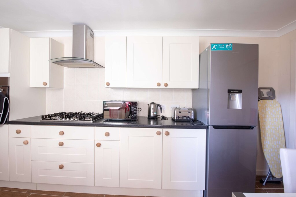 Hanover Apartment, Swansea - Host & Stay