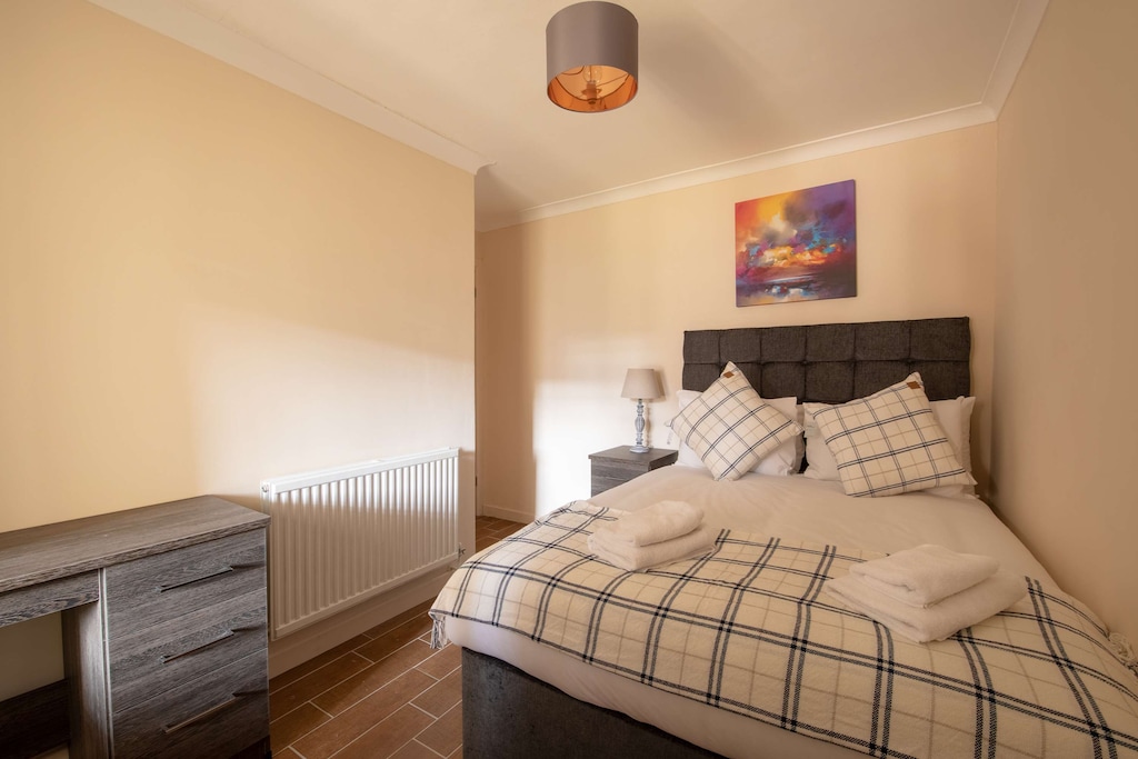 Hanover Apartment, Swansea - Host & Stay