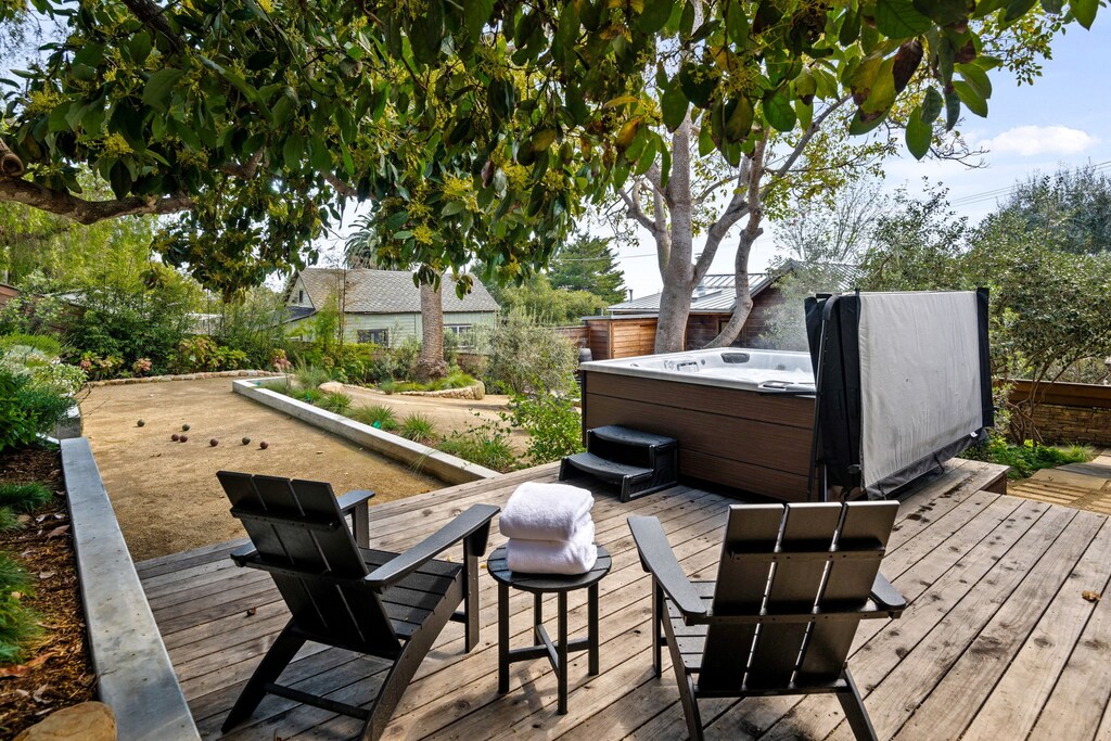 Hot tub - shared when both units occupied