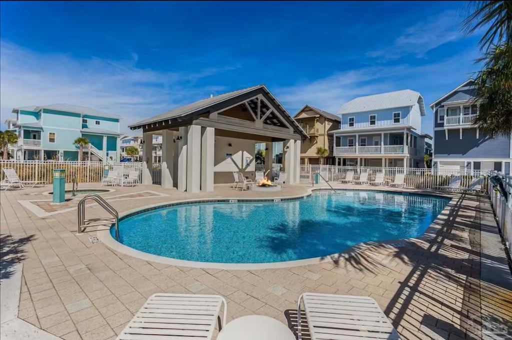 Community pool just steps from Pearl Hideaway