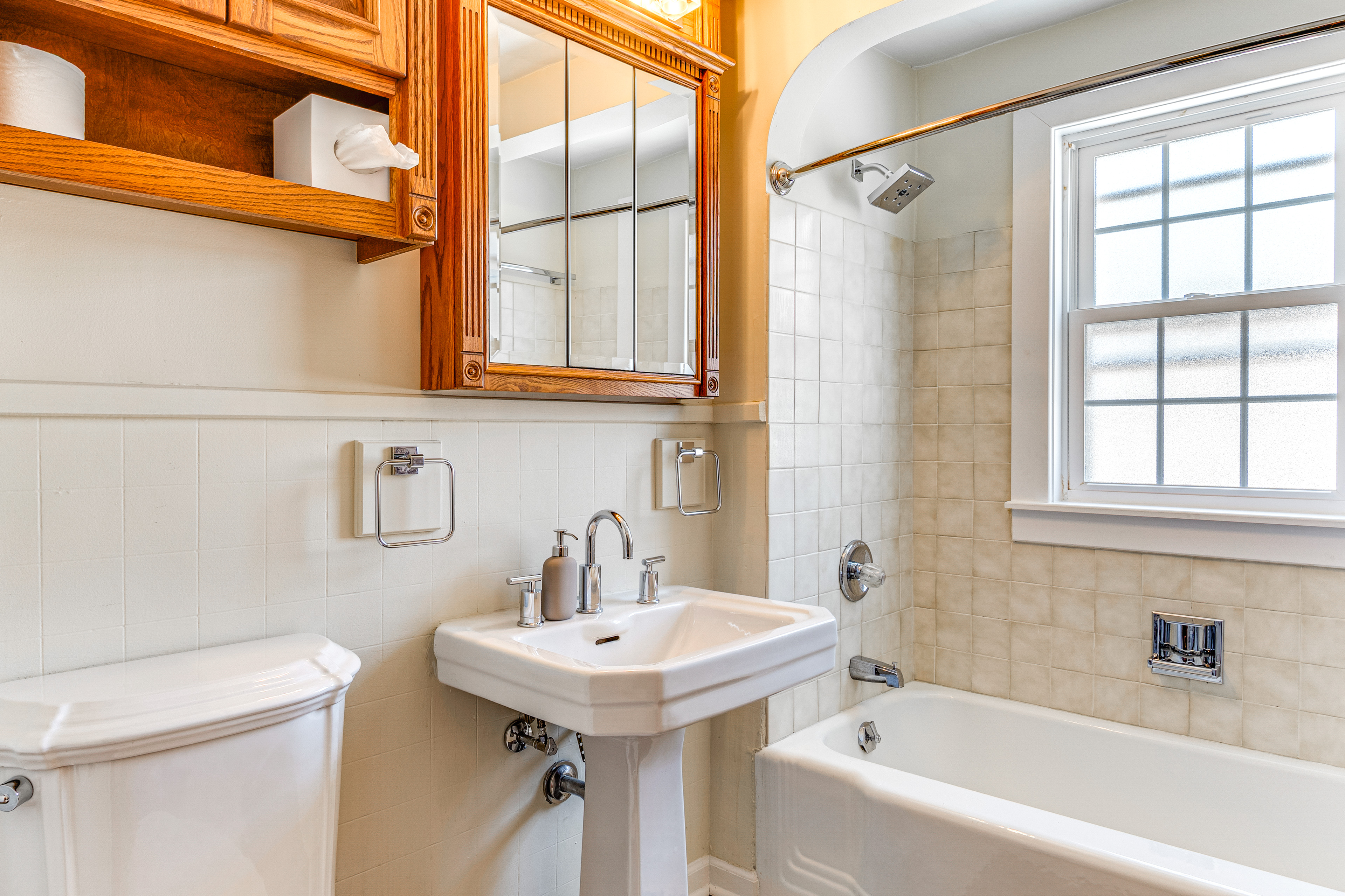 Walk to Main St & Parks: Zionsville Village Home