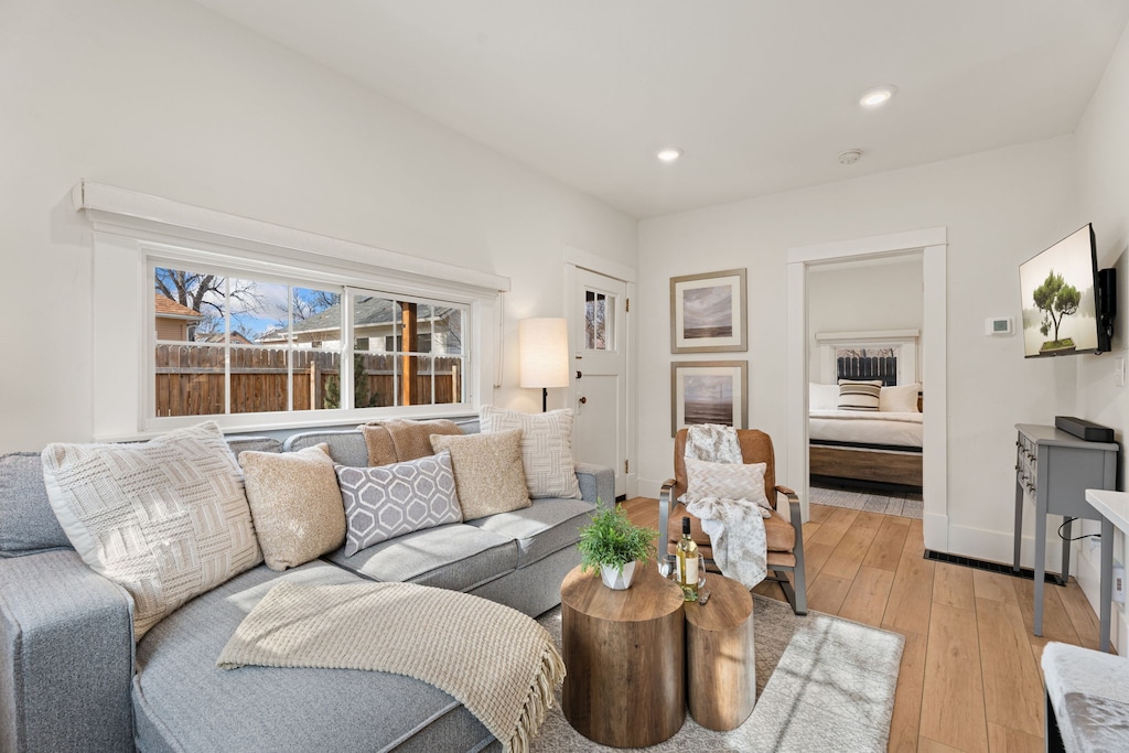 Living Area with Smart TV | Plenty of comfortable seating!