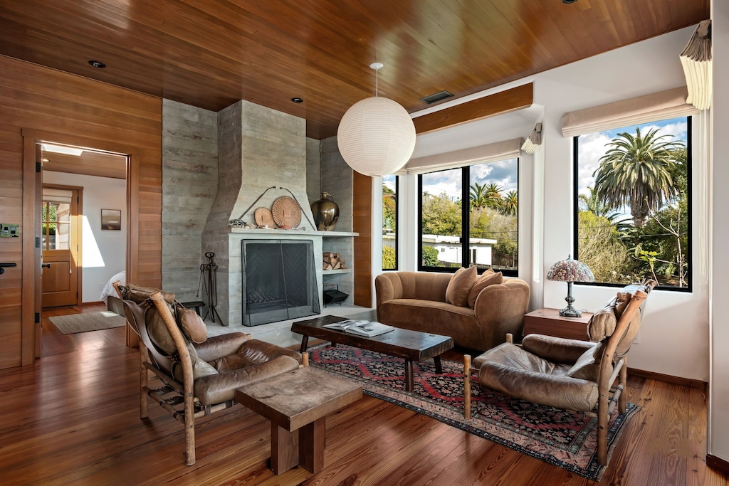 Main House Living Room - Fireplace is non-operable
