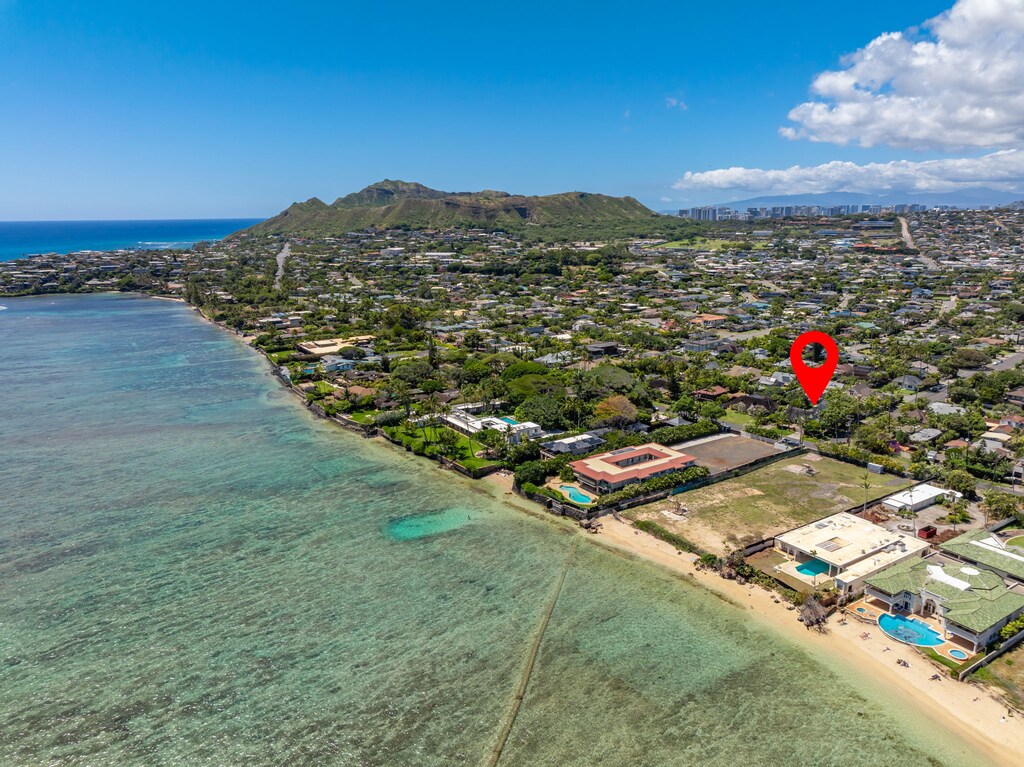 Unbeatable beach access—just moments from golden sands and the sparkling Pacific Ocean.