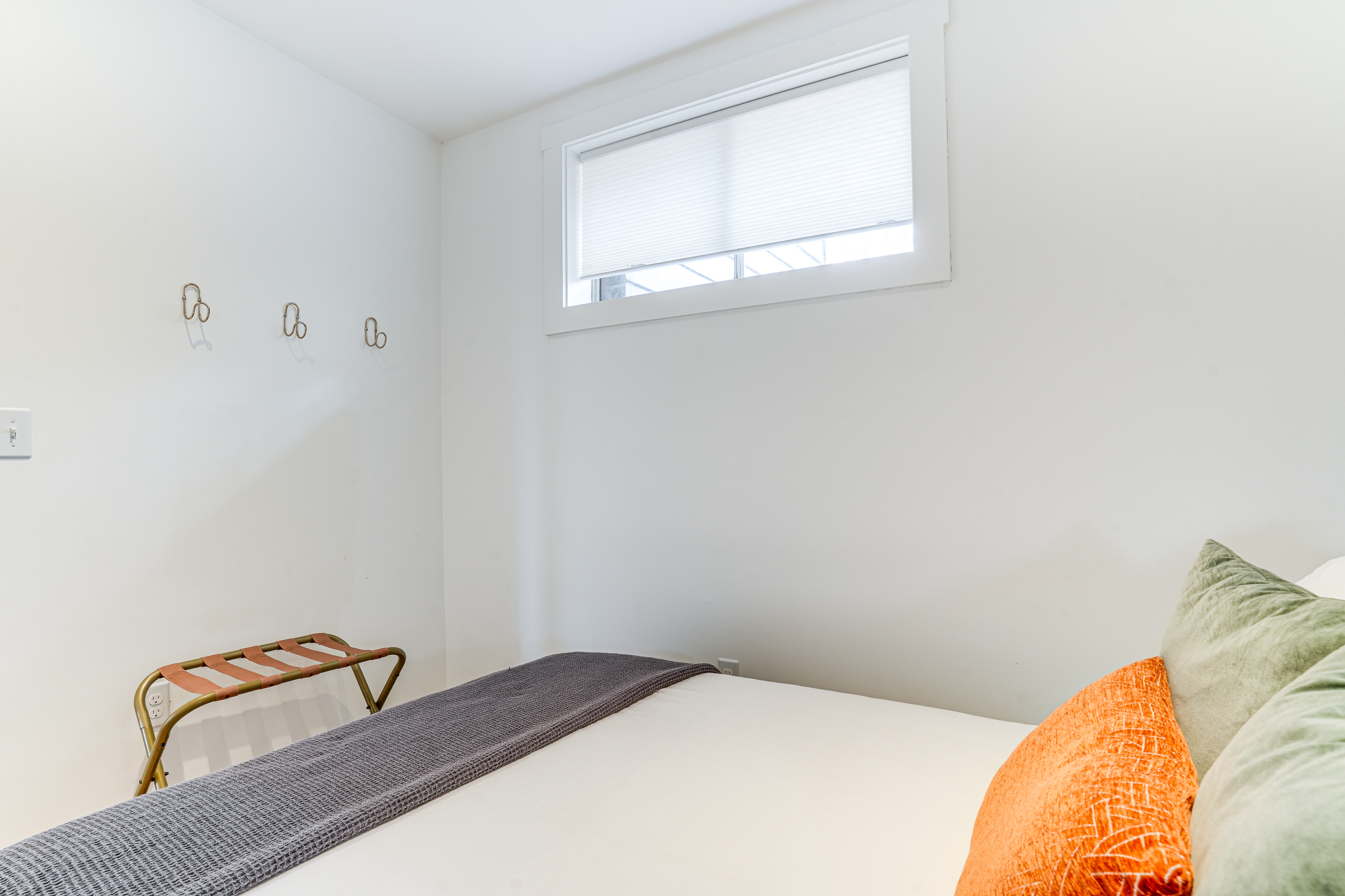 Luray 'Black Walnut Cabin' on 2 Acres w/ Fire Pit!