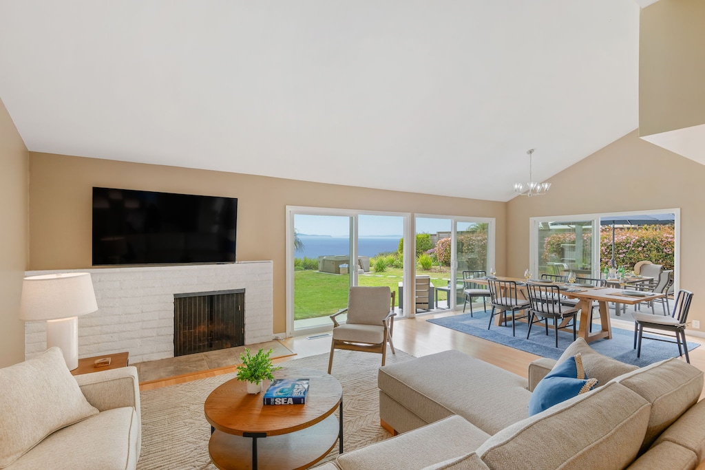 Living room *Please note, fireplace is inoperable.*