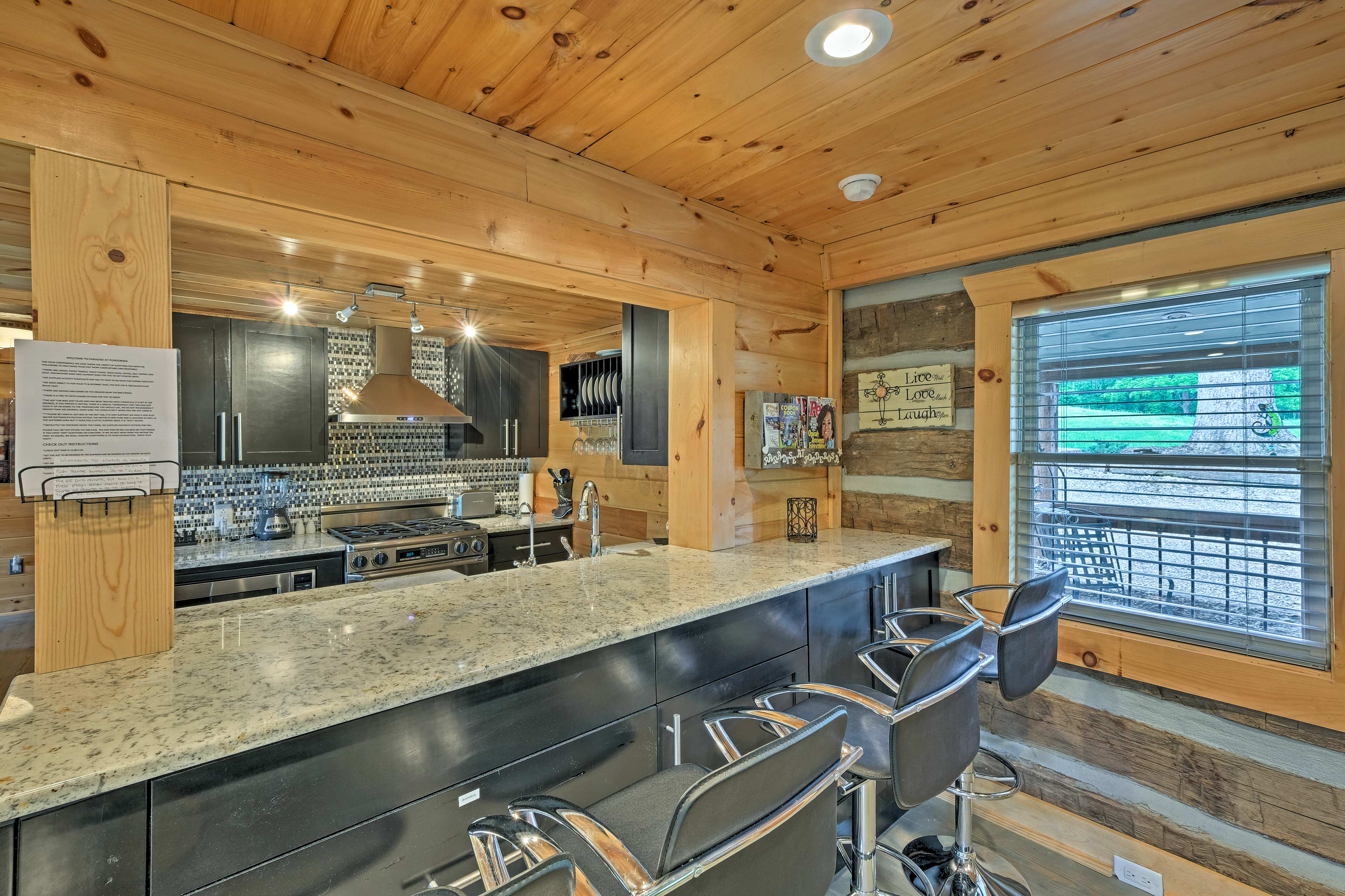 Douglas Lake Cabin w/Dock - 25 Mi to Pigeon Forge!