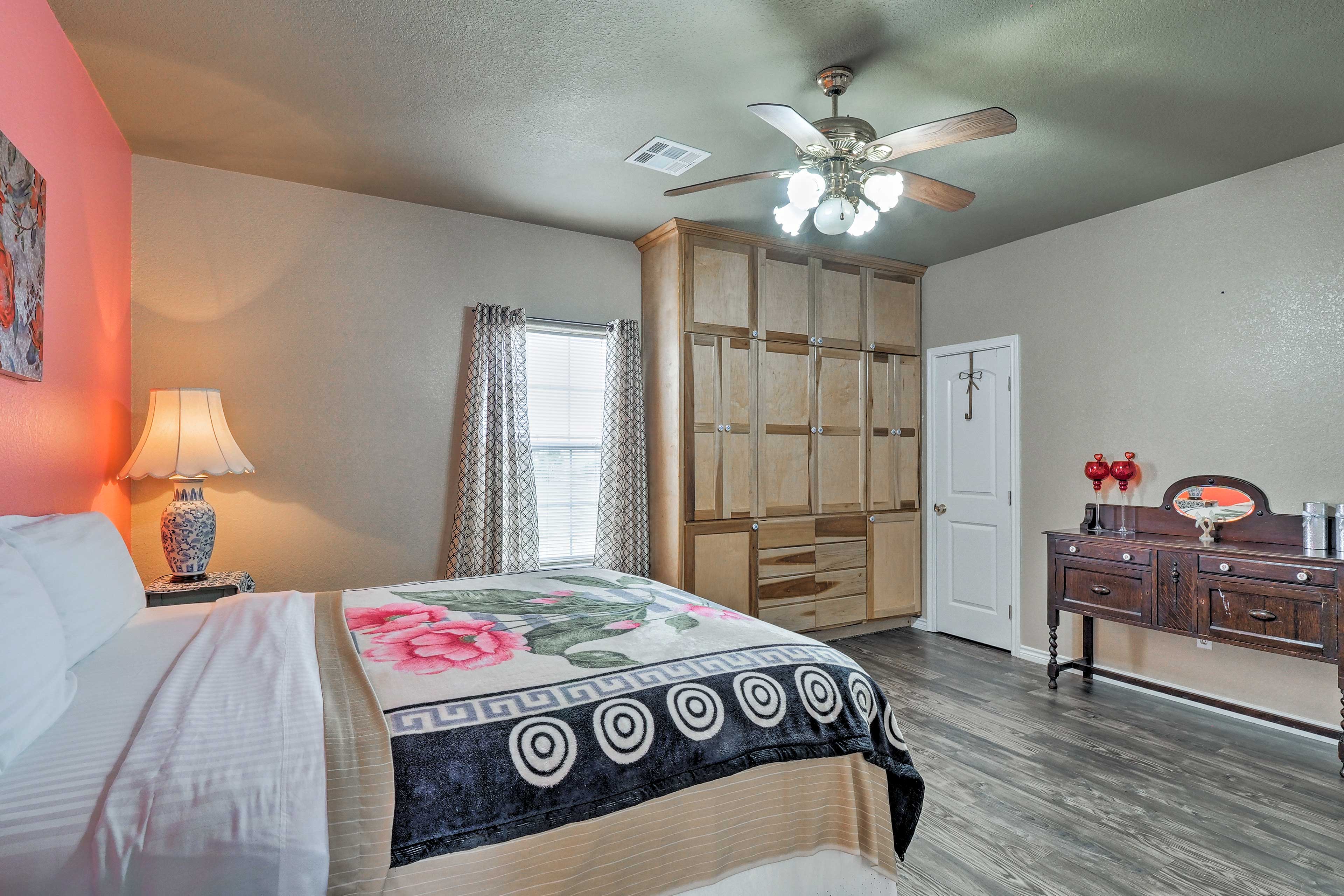 4 Mi to Circuit of the Americas: Home w/ 3 Acres