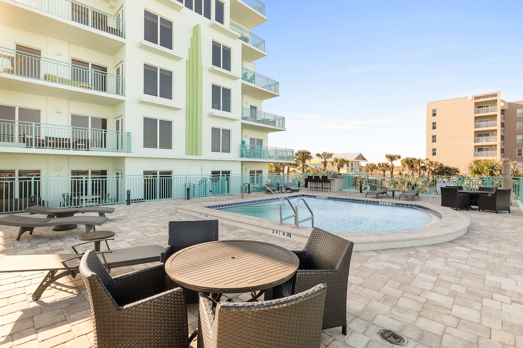 Plenty of poolside seating